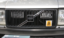 volvo-244-front