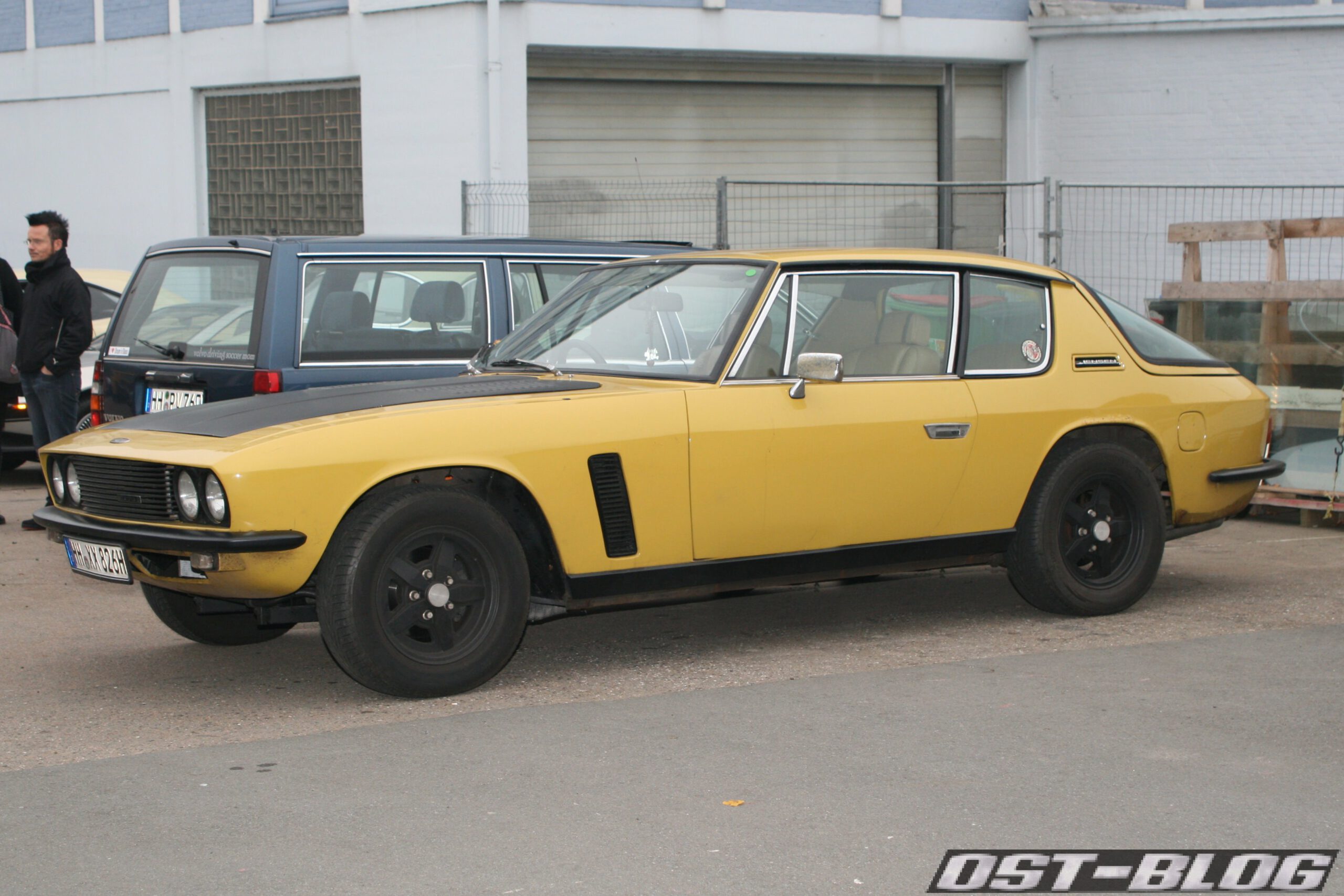 Jensen interceptor Oldtimertankstelle