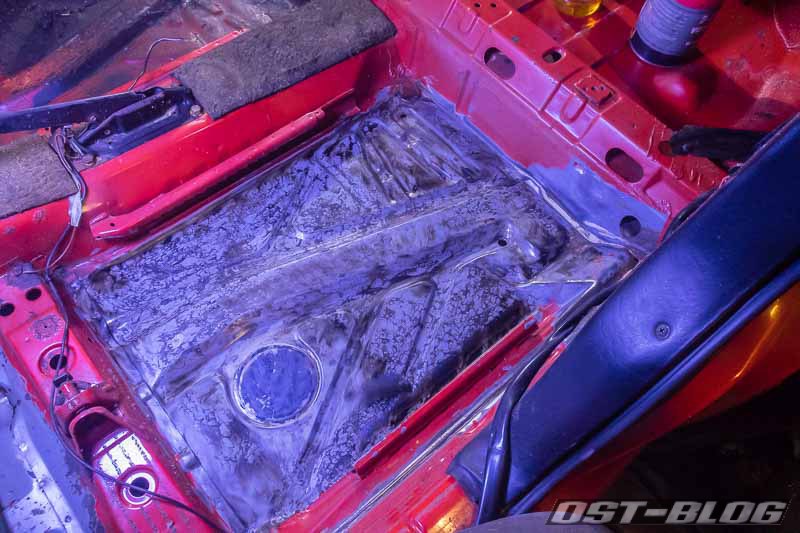 32b-bodenblech-hinten