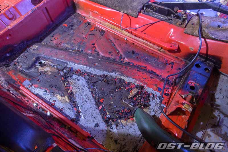 fussraum-hinten-rechts